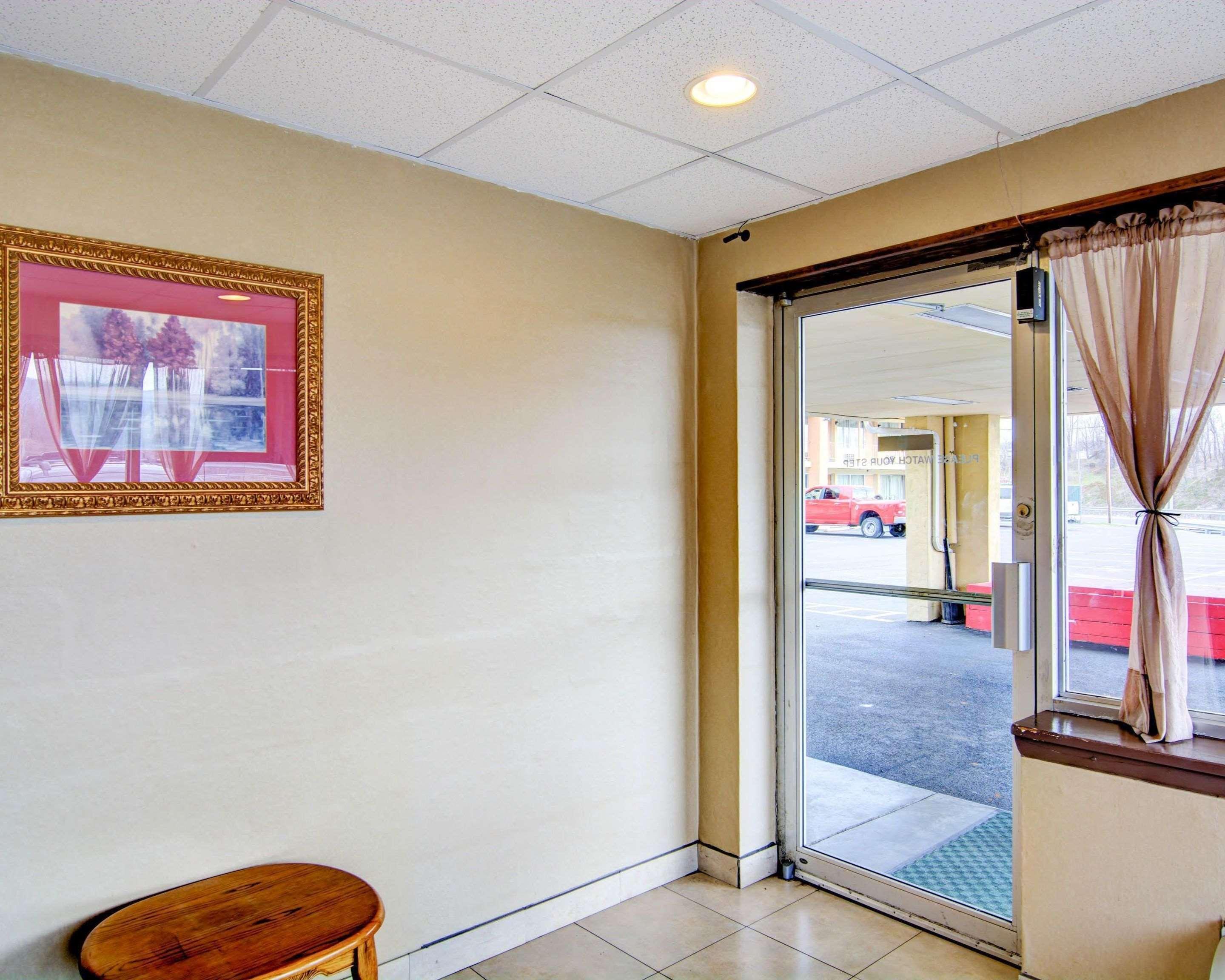 Econo Lodge Wytheville I-77 & I-81 Eksteriør billede