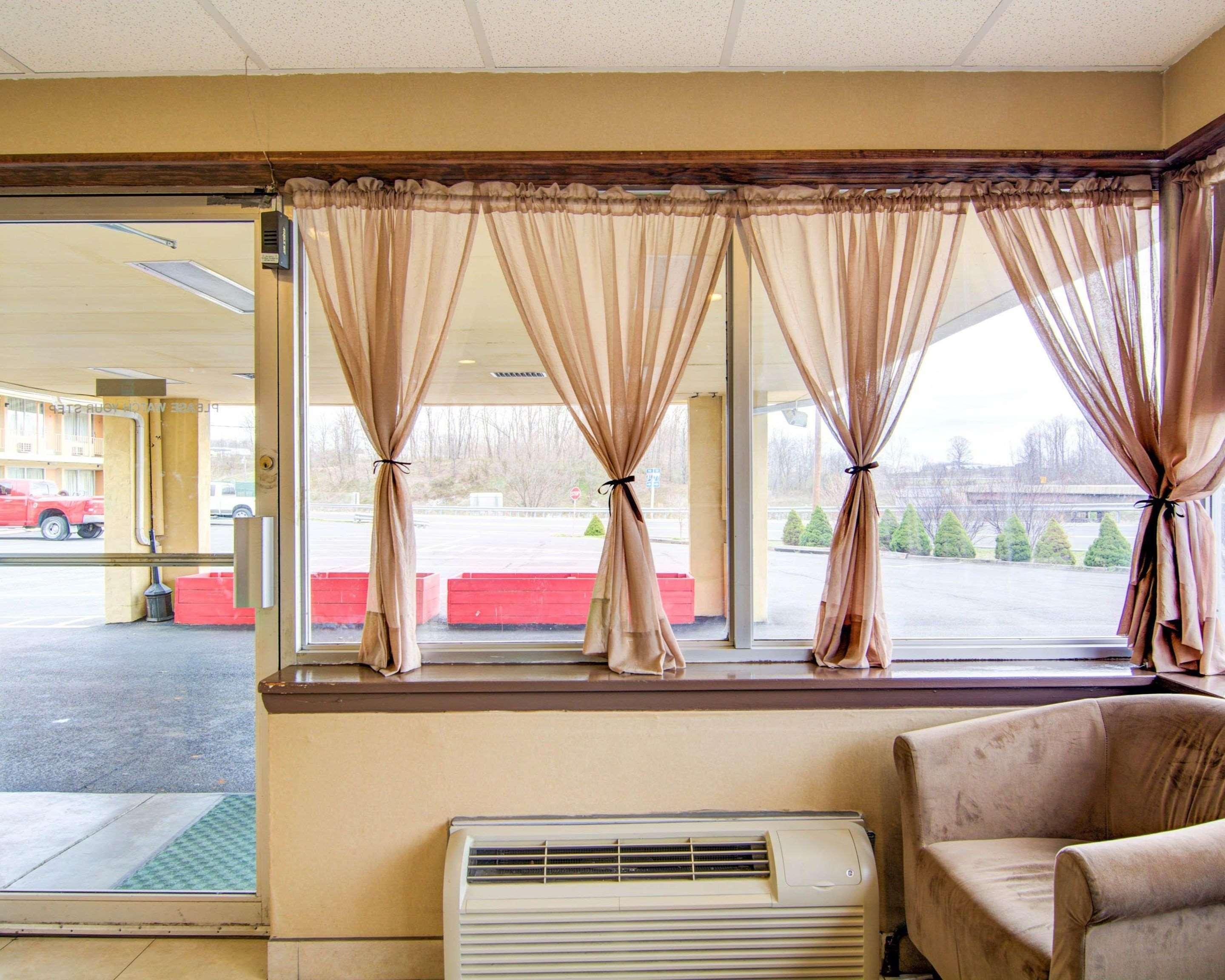 Econo Lodge Wytheville I-77 & I-81 Eksteriør billede