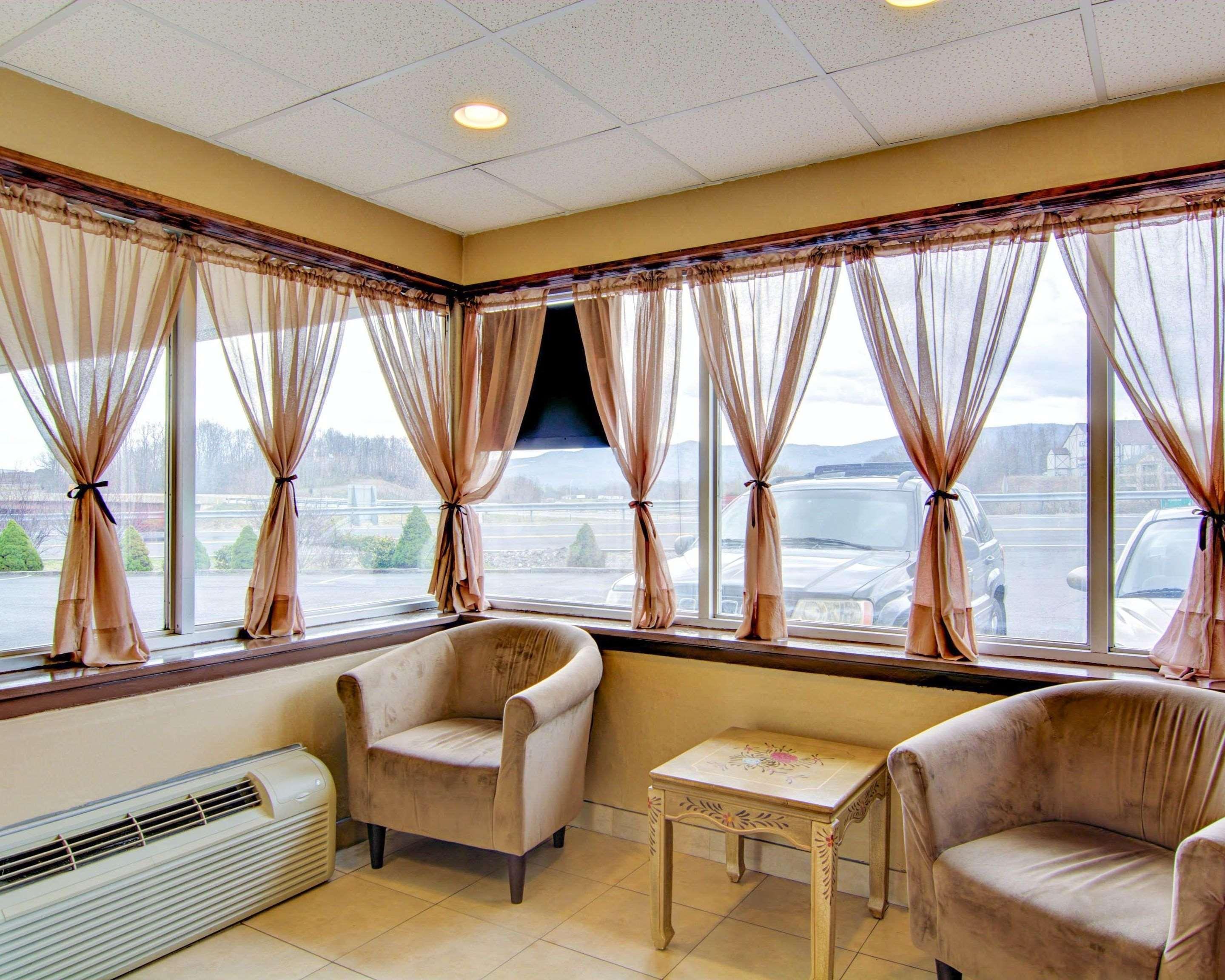 Econo Lodge Wytheville I-77 & I-81 Eksteriør billede