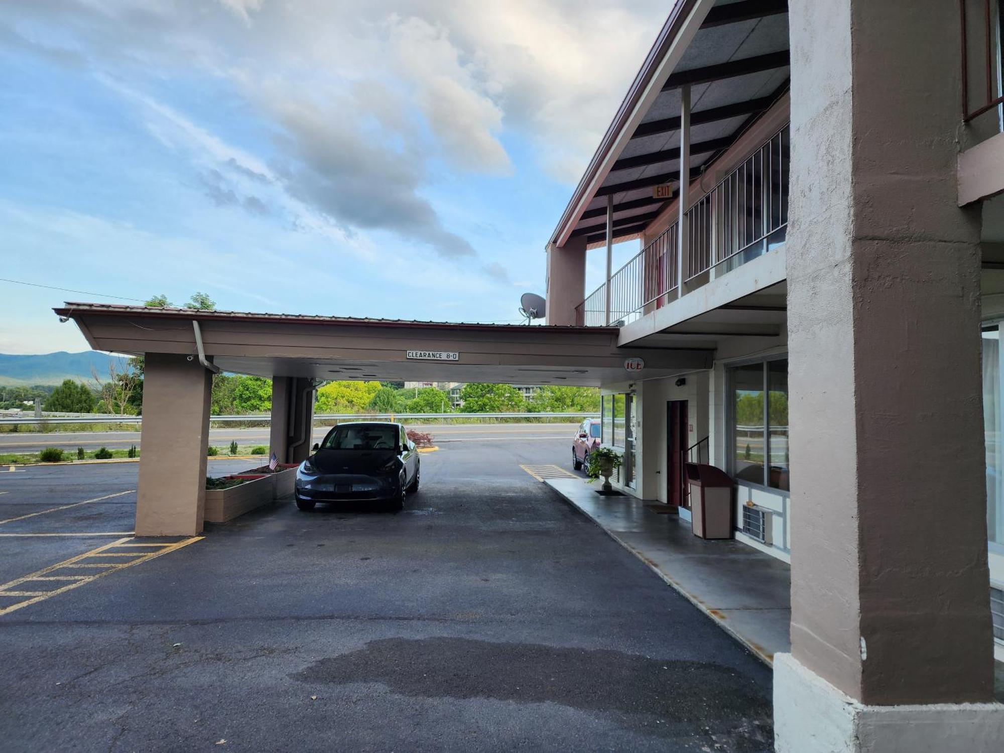 Econo Lodge Wytheville I-77 & I-81 Eksteriør billede