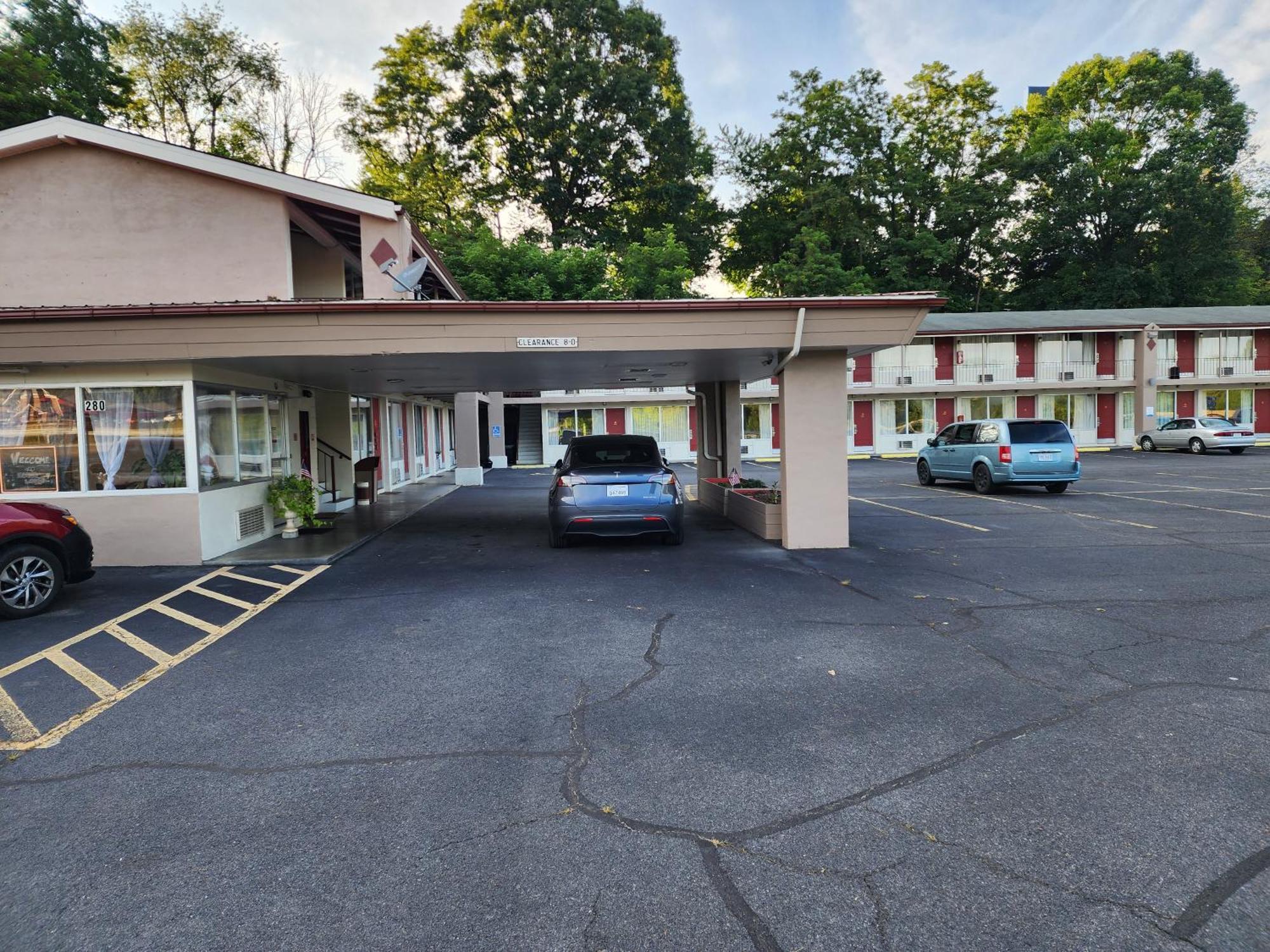 Econo Lodge Wytheville I-77 & I-81 Eksteriør billede