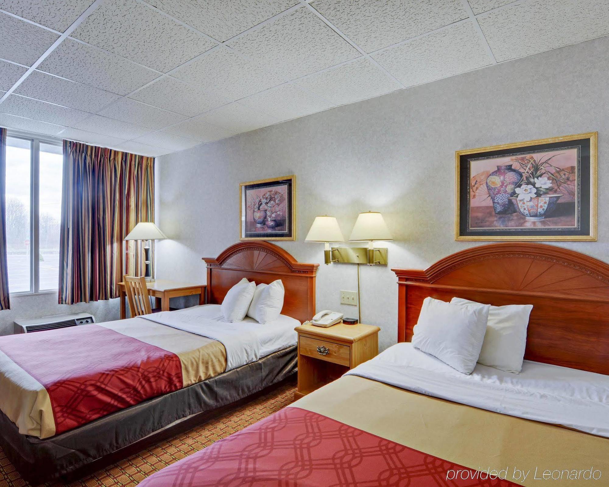 Econo Lodge Wytheville I-77 & I-81 Eksteriør billede